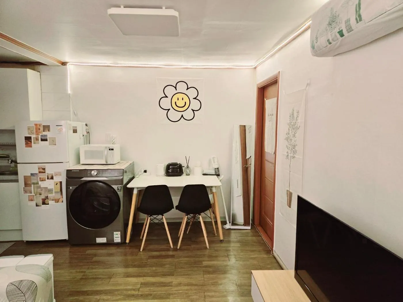 2-Room Accommodation, 3 Minutes From Hoegi Station And Kyung Hee University location